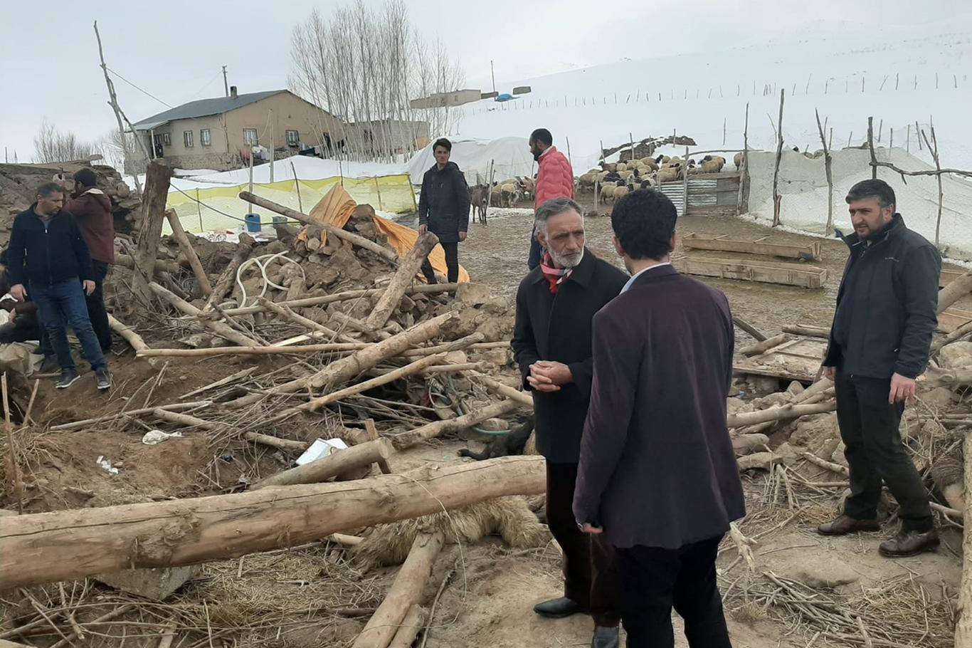 Umut Kervanı Vakfı Van deprem bölgesinde